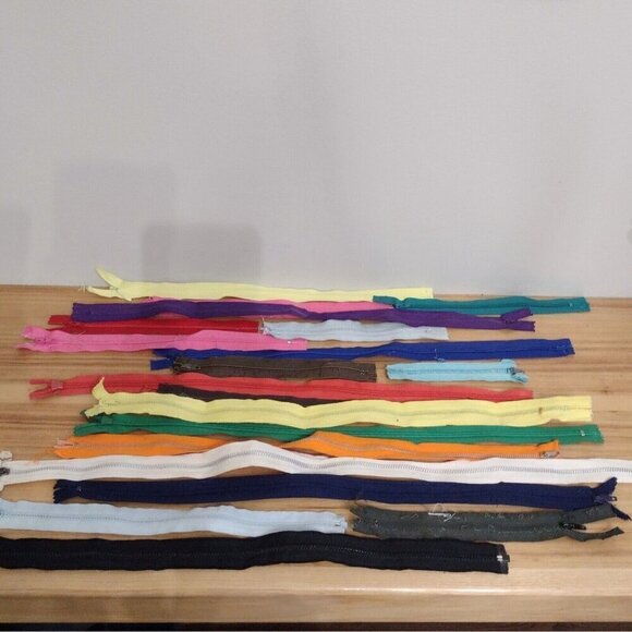 Vtg Lot Of 20 Multi Colored Metal Plastic Zippers Different Lengths Talon YKK - Picture 1 of 6
